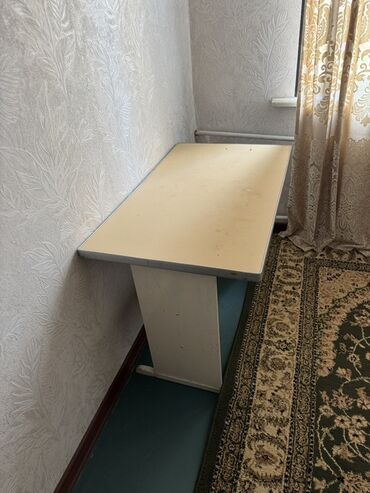 стол кухонные: Кухонный стол, Б/у, Прямоугольный, Нераскладной