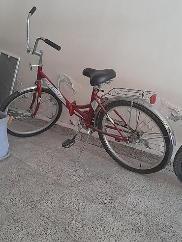 velosiped 26 saft: Şəhər tipli uşaq/yeniyetmə velosipedi - Rəng: qırmızı, gümüşü dekorla — 2