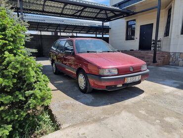 Volkswagen Passat: 1990 г., 1.8 л, Механика, Бензин