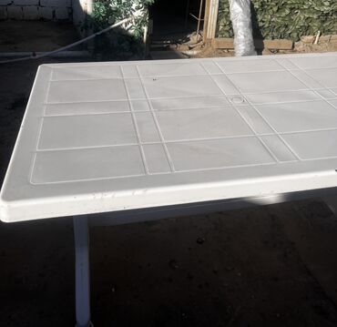 dam örtü: Açılmayan, Dördbucaq masa