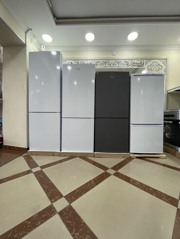 Плиты и варочные поверхности: Холодильник Biryusa, Новый, Двухкамерный