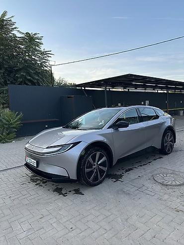 мотор на скутер: Toyota bZ5: 2026 г., 2.7 л, Автомат, Электромобиль, Седан — 8