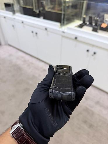 Vertu: Vertu 4 GB, rəng - Qara, Düyməli — 16