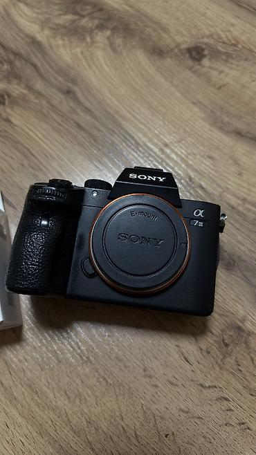 Продаю Sony Alfa A7 3 отличного состояния!99% новый Комплект 95000 (