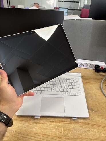 Digər noutbuklar və netbuklar: Intel Core i7, 8 GB, 15 " — 4