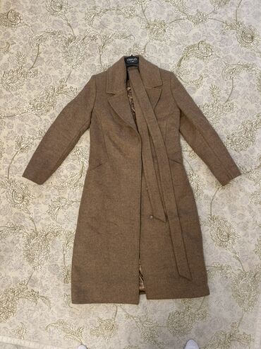 yun jaket: ARMODIA qadın palto - Model: 3713 - Ölçü: EUR 38 (USA M, RUS 44) -