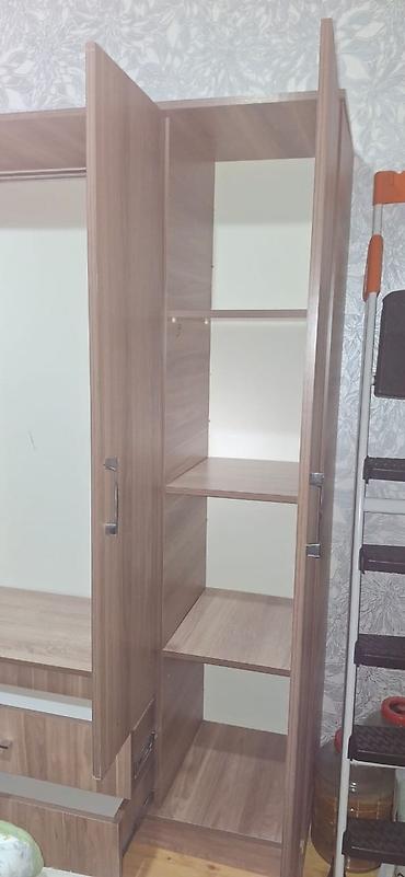 şaxta baba oyuncagi: 4 qapılı dolab 170 ₼ az işlənib, əla vəziyyətdə, köçlə bağlı məcbur — 3
