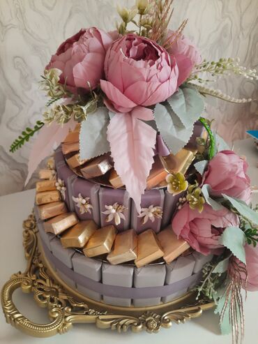 Dekorlar və bəzəklər: Kirayə xonçalar verilir.Nişanhə şirniyatlarıkonfetləri sifariş — 10