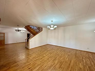 брокеры: Сдаю Офис целиком: Колл-центр, IT-компания, Фотостудия, 240 м², В частном доме, С ремонтом, С отдельным входом, С отдельным санузлом — 2