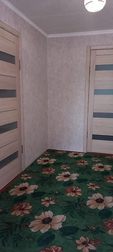 обмен дома: Кызыл Кыя шаарында Просторный одноэтажный дом с большими окнами и — 4