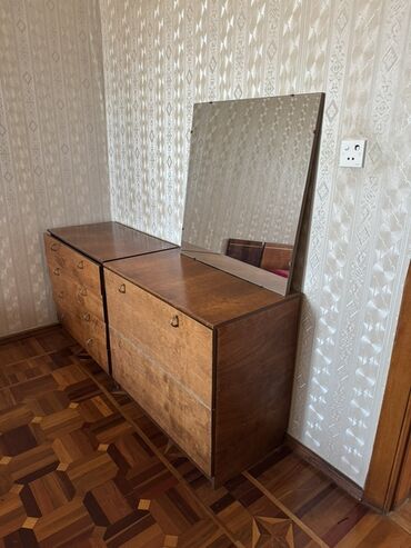2 спальная кровать: Двуспальная кровать, Комод