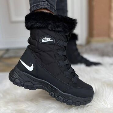 Čizme: Nike čizme 

Novo
Brojevi 36 do 41

fb Moja Kupovina 1 — 5