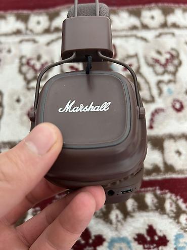hoco eq34 plus: Накладные наушники Marshall (коричневый цвет) - Форм-фактор — 3