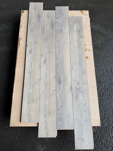 Laminat: Salam laminatlarimiz 31 32 33 klass olmagala hər rəg secimi var 250 yə — 26