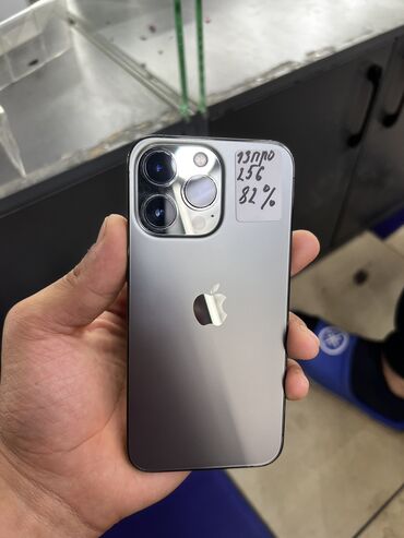 Apple iPhone: IPhone 13 Pro, Б/у, 256 ГБ, Черный, Защитное стекло, Чехол, 82 %