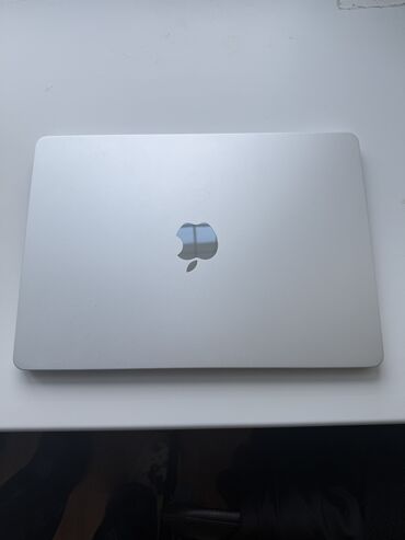 Apple MacBook: İşlənmiş Apple MacBook, 13.5 ", Apple M3, 512 GB, Ünvandan götürmə, Pulsuz çatdırılma, Ödənişli çatdırılma