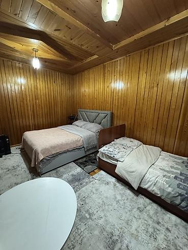 Посуточная аренда комнат: Шаардын так ортосунда Таза Хостел Кыз жигиттер кирууго болбойт Баасы — 1