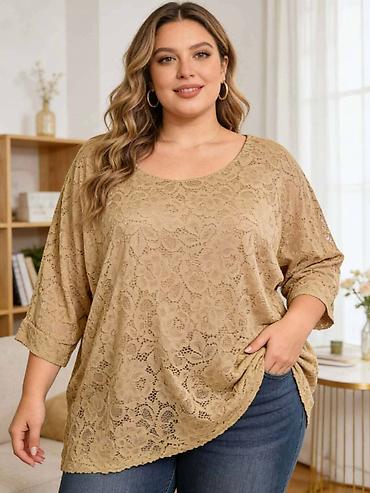 Bluze: Bluza: 2600 dinara
Do xxxxl — 6