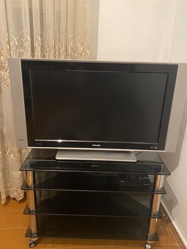 Телевизоры: Телевизор Philips HD хорошем состоянии, вместе с тумбой