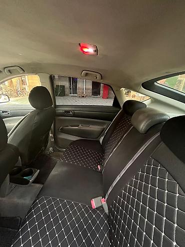 Toyota: Toyota Prius: 1.4 l | 2009 il Sedan — 10