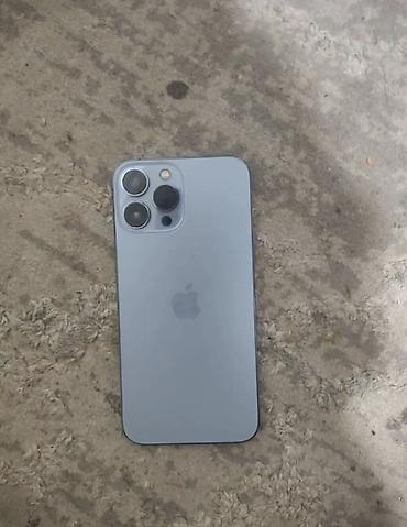электронный лом: IPhone 13 Pro Max, Б/у, 256 ГБ, Sierra Blue, Чехол, 80 % — 1