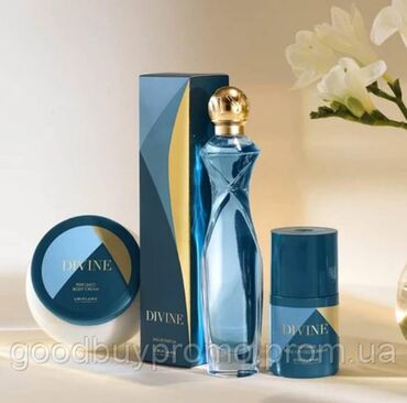 kiqurum qadın pijamaları: Oriflame "Divine " parfum desti. Deste daxildi : Parfum, beden kremi