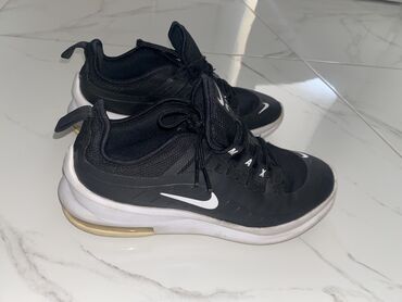 narandzasta haljina i cipele: Nike, 37.5, bоја - Crna