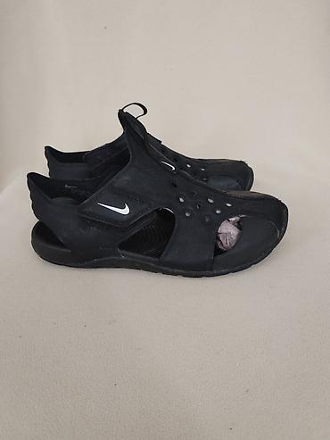 bermude prodaja: NIKE sandale za decaka br 31-Nike sandale za decaka u cnoj boji sa — 1