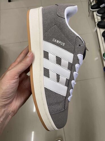 patike armani: 05. Patike 
4400 din
slanje utorkom