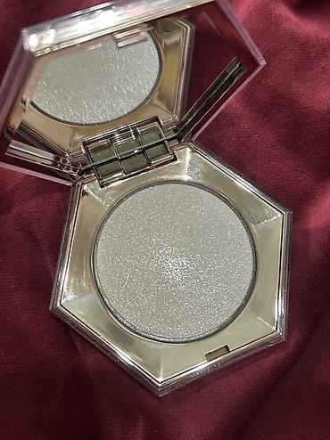 biseri: Na prodaju kultni Fenty Beauty Diamond Bomb All-Over Diamond Veil — 1