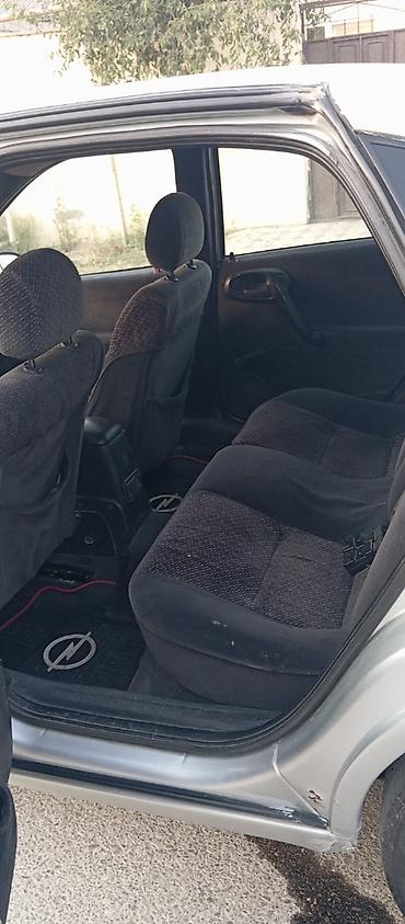 opel b: Opel Vectra: 2 l | 1997 il 360000 km Sedan — 4