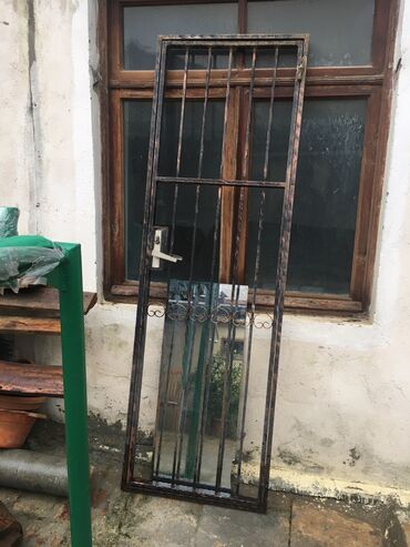 işlənmiş dəmir qapı: Giriş qapısı, Dəmir, İşlənmiş