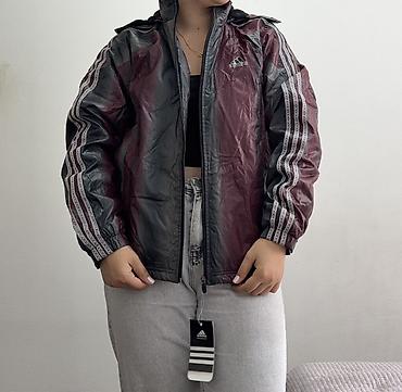 Новые ветровки Adidas с капюшоном, внутри флис теплый. Особенности: - at lalafo.kg Новые ветровки Adidas с капюшоном, внутри флис теплый. Особенности: -