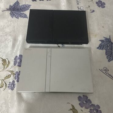 playstation 5 nece manatdir: 2 eded playstation 2-dir diskleri oxumurlar. Pultlarin bezi duymeleri