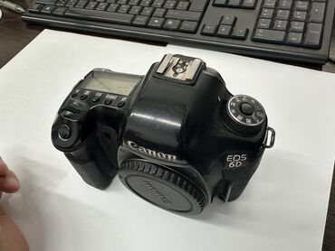 Фото и видеокамеры: Продаю Canon 6D, в отличном состоянии