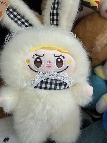 Игрушки: Мягкие игрушки — набор Описание: - Плюшевый котик-бродячка с багетом — 14