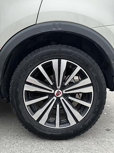 Roewe: Roewe ERX5: 2018 г., 0.1 л, Автомат, Электромобиль, Внедорожник — 8
