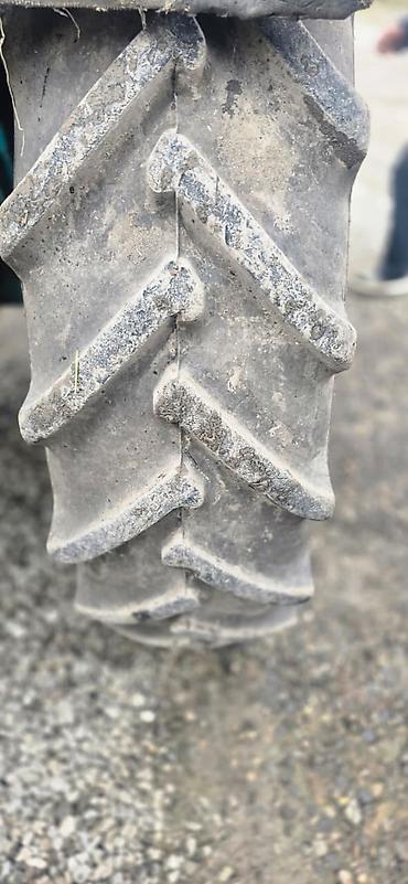 Traktorlar: Salam traxdr saz vəzyətdədi. sənətdi sübytdu. təkərlər təzə birin də — 13