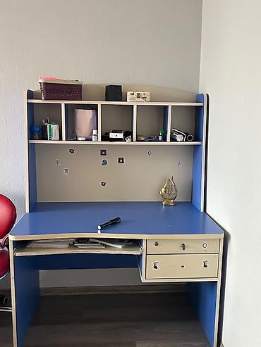 Sifarişlə mebel: Düz masa, Polkalı, Siyirməli, Sadə laminat — 1