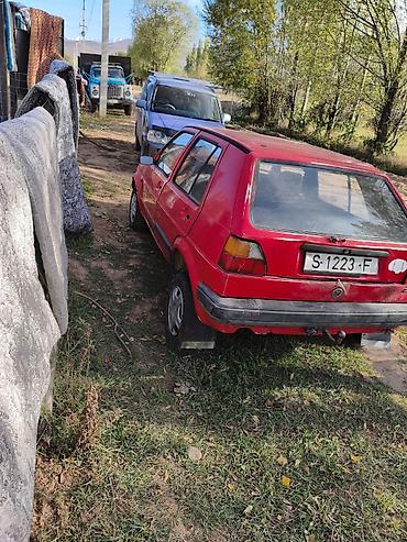 Унаа сатуу: Volkswagen Golf: 1990 г., 1.8 л, Кол менен иштөөчү, Бензин, Хетчбек — 3