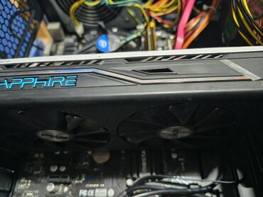 Desktop računari i radne stanice: Desktop računar – Biostar/Intel, Sapphire grafika Specifikacije: - — 8