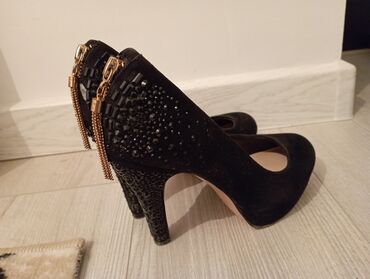 лининг кроссовки женские бишкек цена: Туфли 37, цвет - Черный
