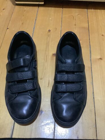 Кроссовки и спортивная обувь: Размер: 41, цвет - Черный, Б/у