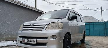 Toyota: Toyota Noah: 2004 г., 2 л, Автомат, Бензин, Минивэн — 2