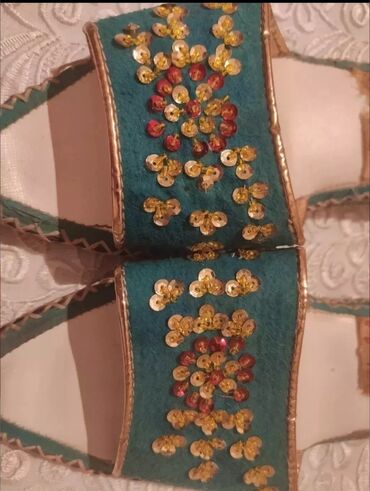 Heykəlciklər: Satilir Latun rucka 50 manat bawmag 50 manat kasa 10 manat — 15