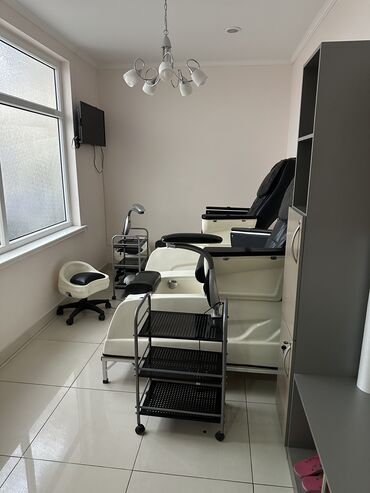 Кабинеты в салонах красоты: Сдаю Кабинет в салоне, 145 м², Для бровиста, Для визажиста, Для лешмейкера at lalafo.kg — 9 Кабинеты в салонах красоты: Сдаю Кабинет в салоне, 145 м², Для бровиста, Для визажиста, Для лешмейкера — 9