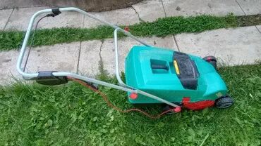 Baštenski alati i oprema: **Skidač mahovine-vertikulator Bosch UniversalVerticut 1100** ID — 2
