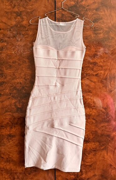 Ziyafət donları: Bu geyim qadınlar üçün nəzərdə tutulmuş müxtəlif üslublu iki paltardan -da lalafo.az — 7 Ziyafət donları: Bu geyim qadınlar üçün nəzərdə tutulmuş müxtəlif üslublu iki paltardan — 7