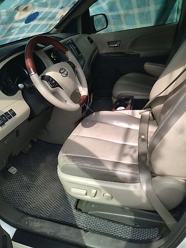 Toyota: Toyota Sienna: 2011 г., 3.5 л, Автомат, Газ, Минивэн — 6
