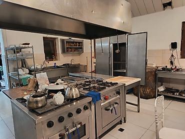 həyət evi qaracuxur: BADAMDARDA NÖQTƏSİNƏ QƏDƏR HAZIR — PREMİUM RESTORAN VƏ LOUNGE — 5